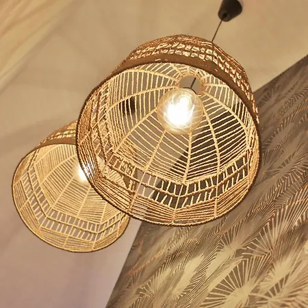 Luxueuse Au Pied De La *