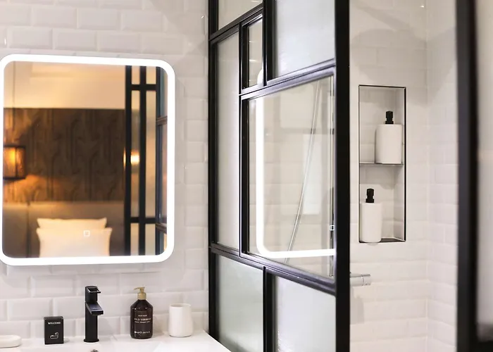 Luxueuse Au Pied De La