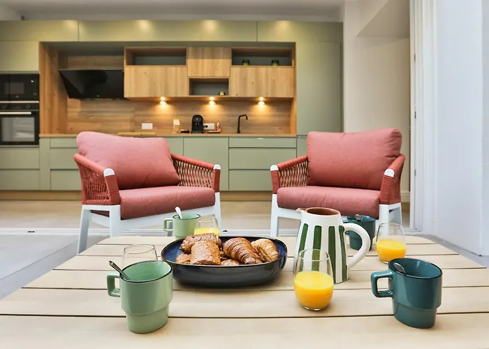 Luxueuse Au Pied De La 莱萨布勒-多洛讷