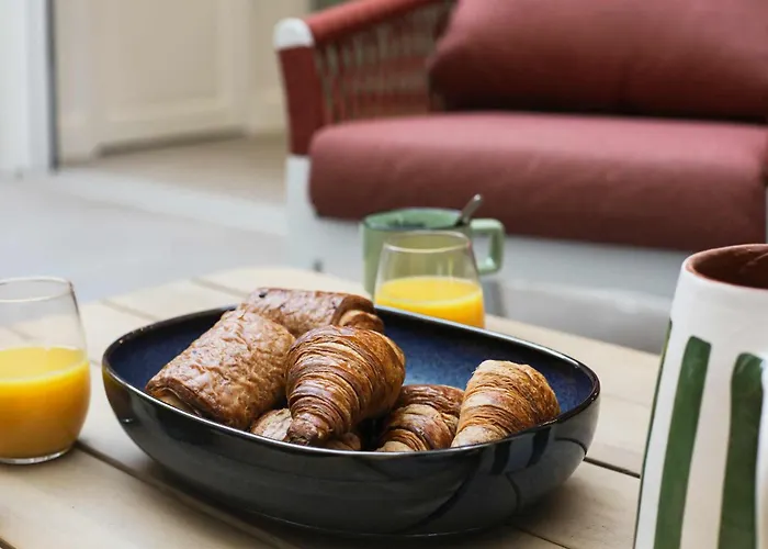 Luxueuse Au Pied De La